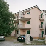 شقة Dodig مارينا